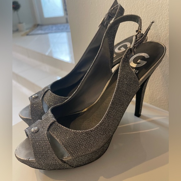 G by Guess Plataform Heel Shoes in Sparkle Gray size 8 1/2 - Picture 1 of 6